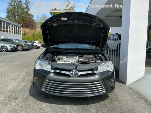 Used 2017 Toyota Camry XLE w/ Moonroof Package image 20