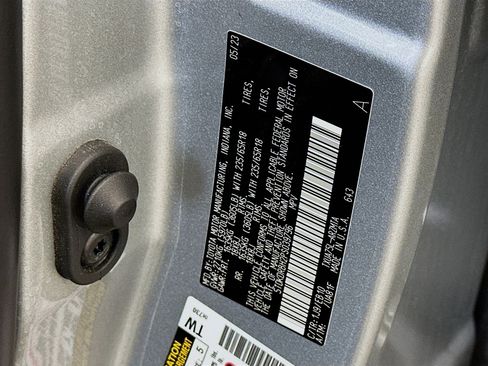 Used 2023 Toyota Highlander XLE image 12