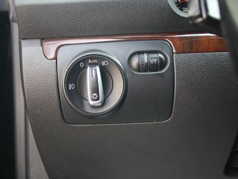 Used 2012 Volkswagen Eos Lux image 11