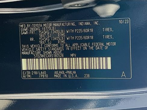 Used 2024 Toyota Sienna Limited FWD image 35