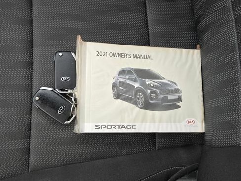 Used 2021 Kia Sportage LX AWD/4WD image 10