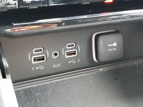 Used 2023 Jeep Grand Cherokee Laredo w/ Luxury Tech Group I AWD/4WD image 18