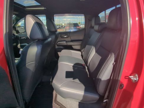 Used 2022 Toyota Tacoma Limited AWD/4WD image 24