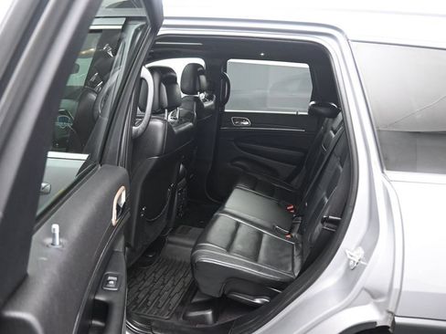 Used 2017 Jeep Grand Cherokee Limited AWD/4WD image 31