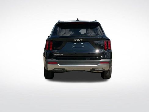 Certified 2025 Kia Sorento S FWD image 28