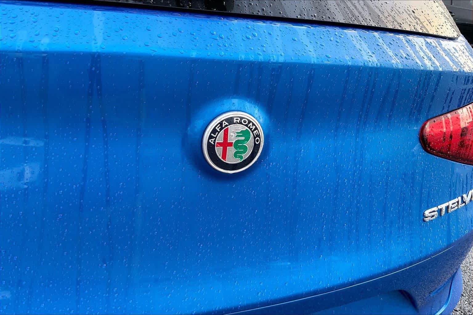 Used 2023 Alfa Romeo Stelvio Veloce AWD/4WD image 19