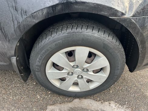 Used 2011 Hyundai Accent GS w/ Premium Pkg 3 image 14