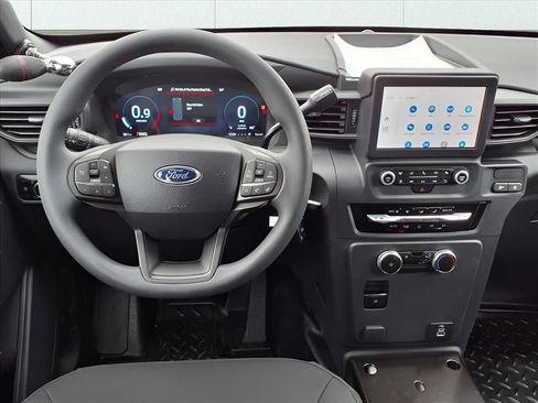 New 2025 Ford Explorer 4WD Police Interceptor image 5