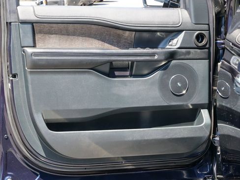 Used 2021 Ford Expedition Max Limited AWD/4WD image 4