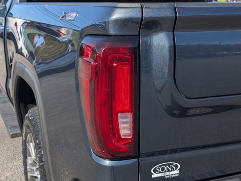Used 2021 GMC Sierra 1500 SLT w/ X31 Off-Road Package image 12