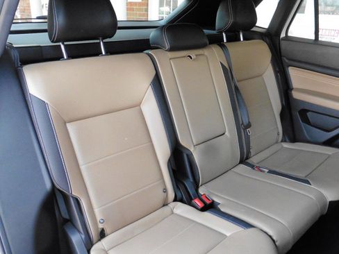 Used 2022 Volkswagen Atlas Cross Sport SE image 15