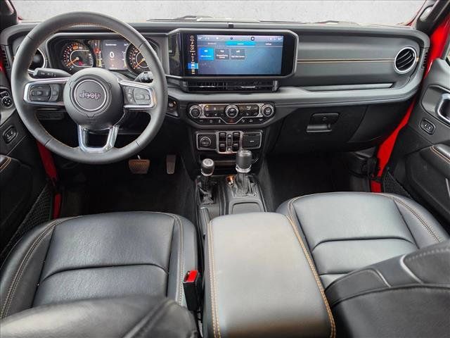 Used 2024 Jeep Wrangler Unlimited Sahara w/ Technology Group AWD/4WD image 13