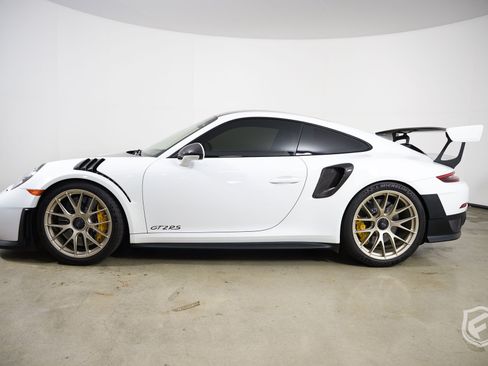 Used 2018 Porsche 911 GT2 RS RWD image 6