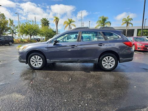 Used 2017 Subaru Outback 2.5i image 4