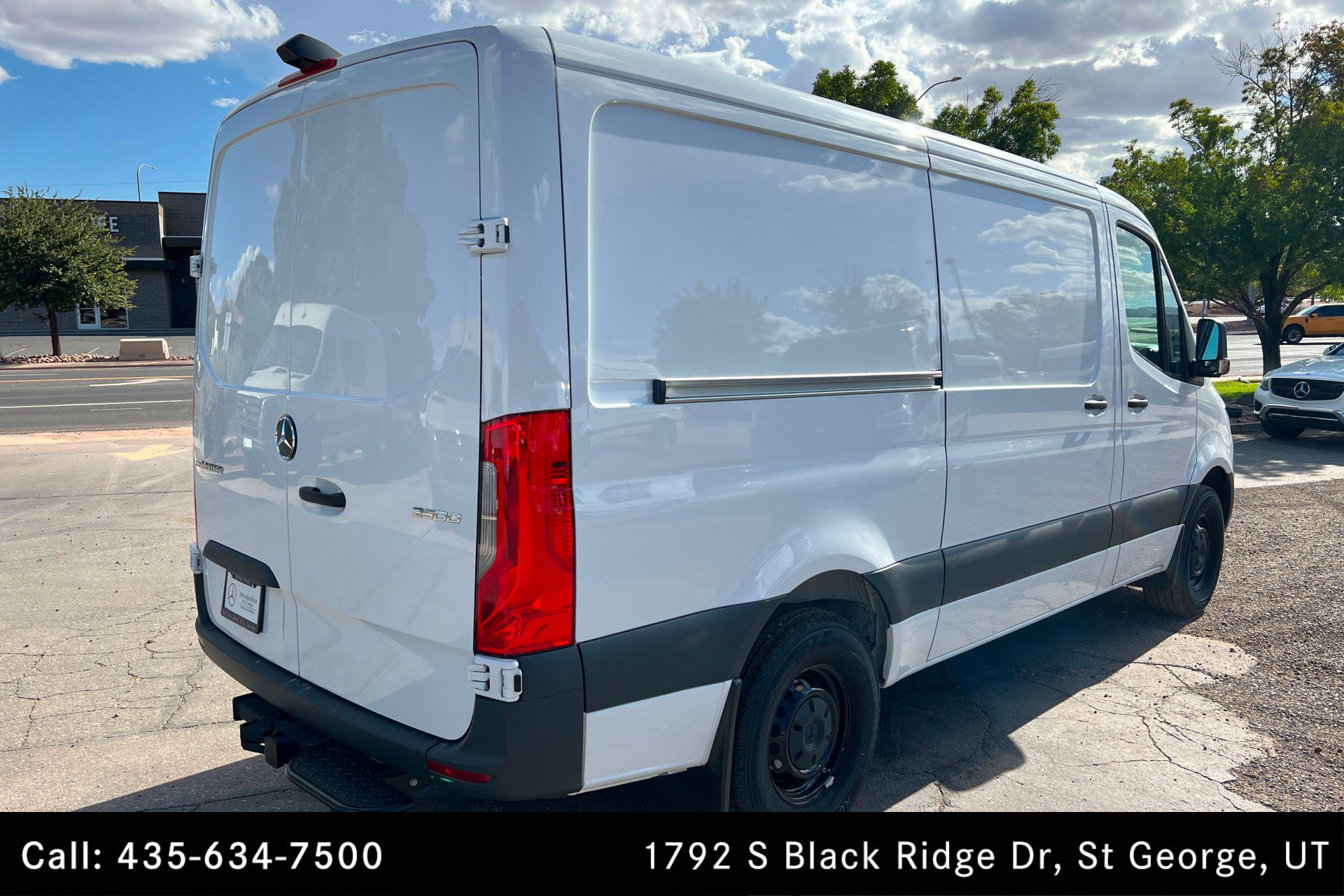 Used 2025 Mercedes-Benz Sprinter 2500 image 5