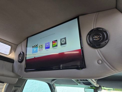 Used 2020 GMC Savana 2500 Extended w/ Enhanced Convenience Package image 30