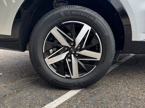 Used 2021 Kia Sorento EX image 11