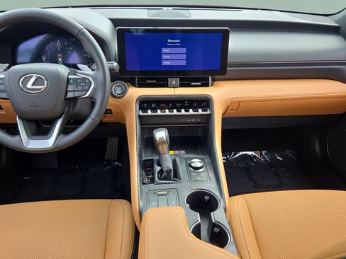 Used 2026 Lexus IS 350 F Sport w/ Accessory Package Z1 RWD image 13