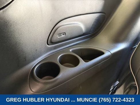 Used 2025 Chrysler Pacifica Limited FWD image 59