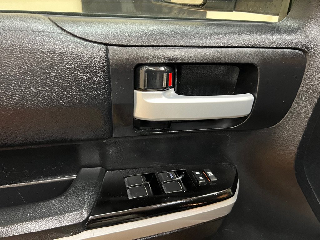 Used 2017 Toyota Tundra SR5 AWD/4WD image 38