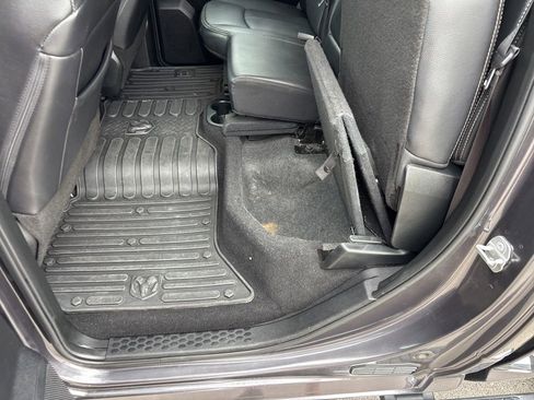 Used 2018 RAM 1500 Laramie w/ Convenience Group AWD/4WD image 39