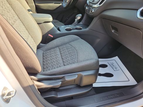 Used 2024 Chevrolet Equinox LT image 45