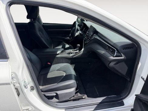 Used 2021 Toyota Camry SE w/ Convenience Package FWD image 15