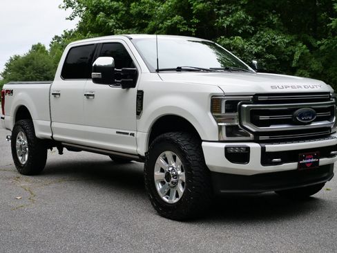 Used 2020 Ford F250 Platinum w/ FX4 Off-Road Package AWD/4WD image 4