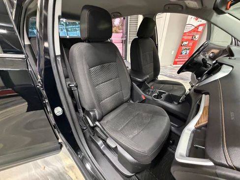 Used 2020 GMC Terrain SLE w/ Driver Convenience Package FWD image 4