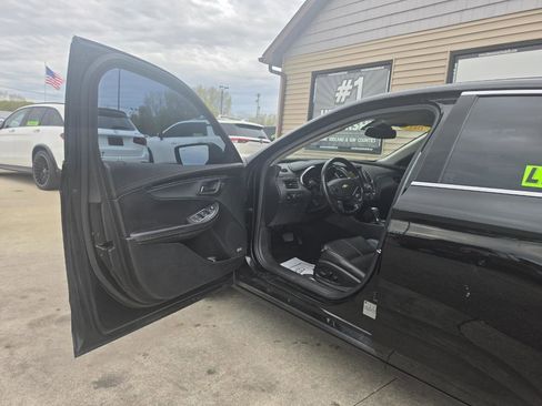 Used 2017 Chevrolet Impala LT w/ Leather Package FWD image 9