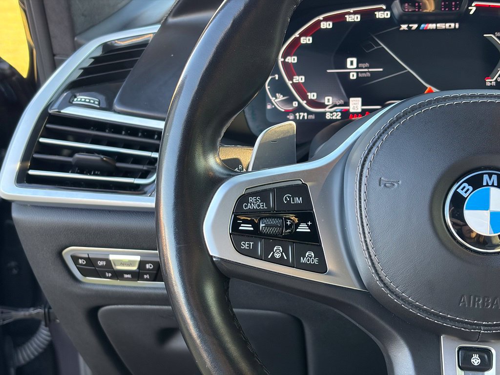 Used 2021 BMW X7 M50i w/ Dynamic Handling Package AWD/4WD image 19