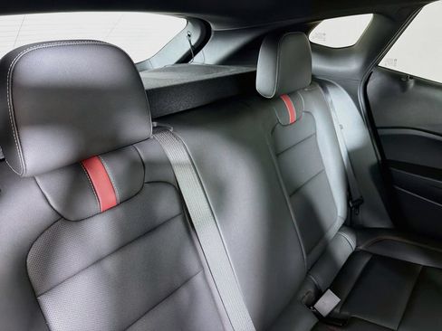 Used 2024 Chevrolet Trax RS w/ Sunroof Package FWD image 26