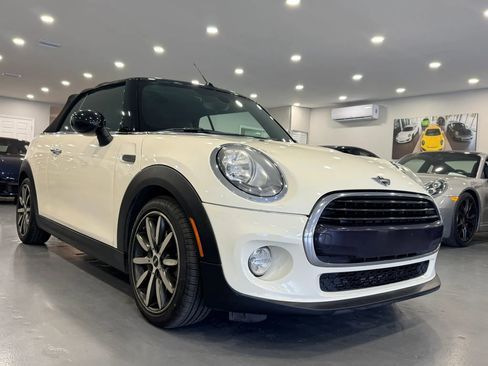Used 2018 MINI Cooper Convertible FWD image 1