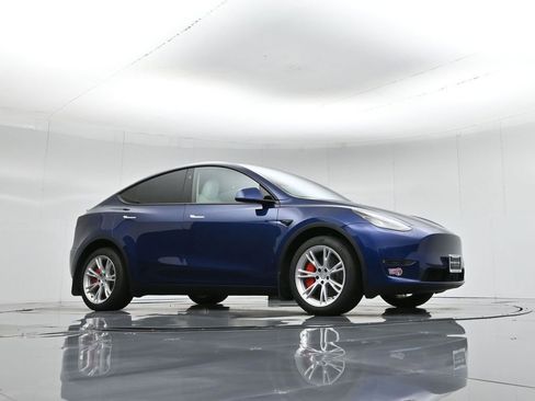Used 2024 Tesla Model Y Long Range image 2
