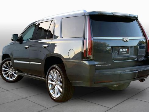 Used 2020 Cadillac Escalade Premium Luxury RWD image 12