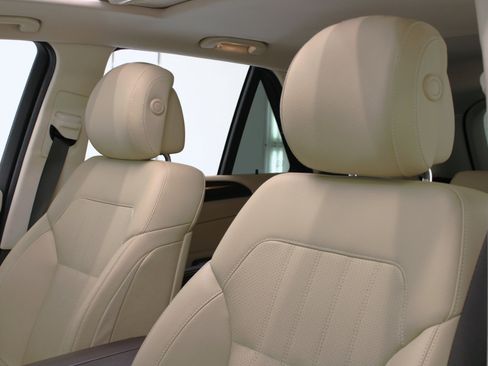 Used 2016 Mercedes-Benz GLE 350 w/ Premium Package image 34