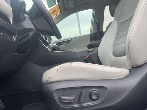 Used 2022 Toyota RAV4 XLE Premium FWD image 35