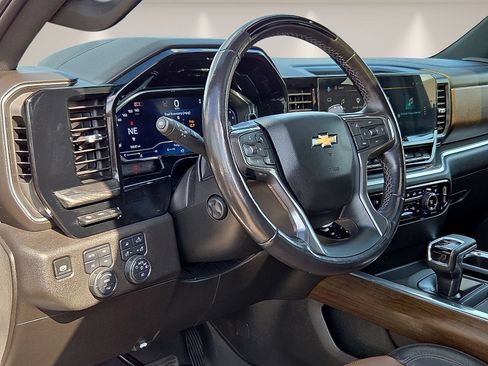 Used 2024 Chevrolet Silverado 1500 High Country AWD/4WD image 15