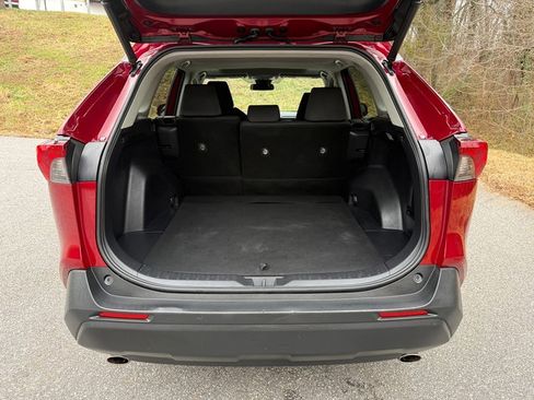 Used 2020 Toyota RAV4 XLE image 15