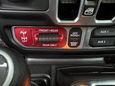 Used 2025 Jeep Wrangler Unlimited Rubicon w/ Safety Group image 26