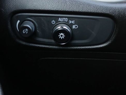 Used 2020 Chevrolet Malibu LT FWD image 12