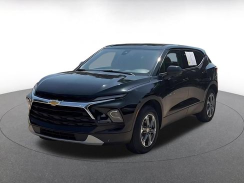 Used 2026 Chevrolet Blazer LT FWD image 6