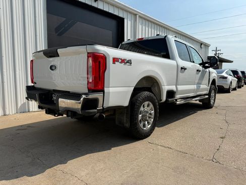 Used 2023 Ford F250 XLT w/ FX4 Off-Road Package AWD/4WD image 7