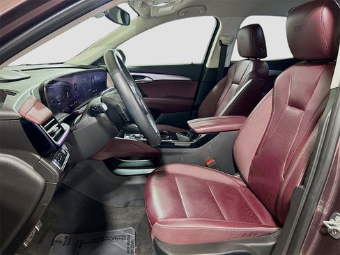 Used 2025 Buick Envision Sport Touring image 19