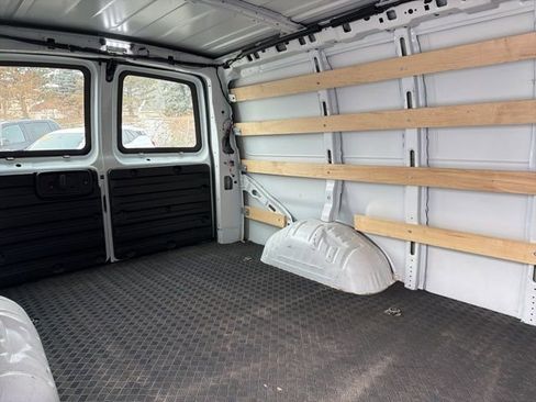 Used 2024 GMC Savana 2500 Work Van w/ Driver Convenience Package image 21