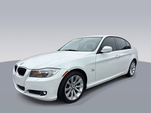 Used 2011 BMW 328i xDrive Sedan AWD/4WD image 5