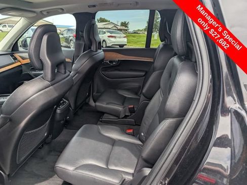 Used 2021 Volvo XC90 T6 Momentum w/ Climate Package AWD/4WD image 10