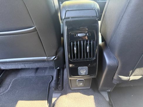 Used 2024 Jeep Compass Latitude AWD/4WD image 29