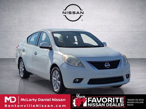 Used 2014 Nissan Versa FWD image 1