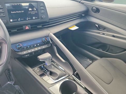 New 2026 Hyundai Elantra SEL Sport image 25